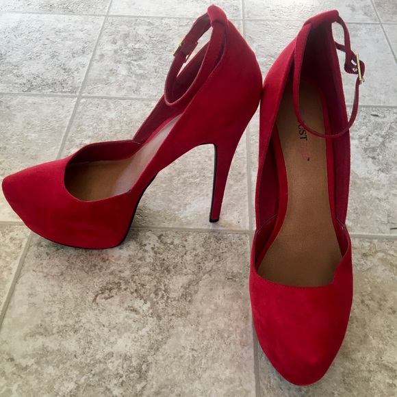 Red Stiletto pumps - Picture 1 of 4